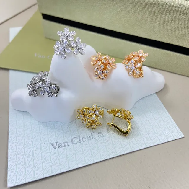 Van Cleef & Arpels Alhambra 花 Pavé 耳环 2