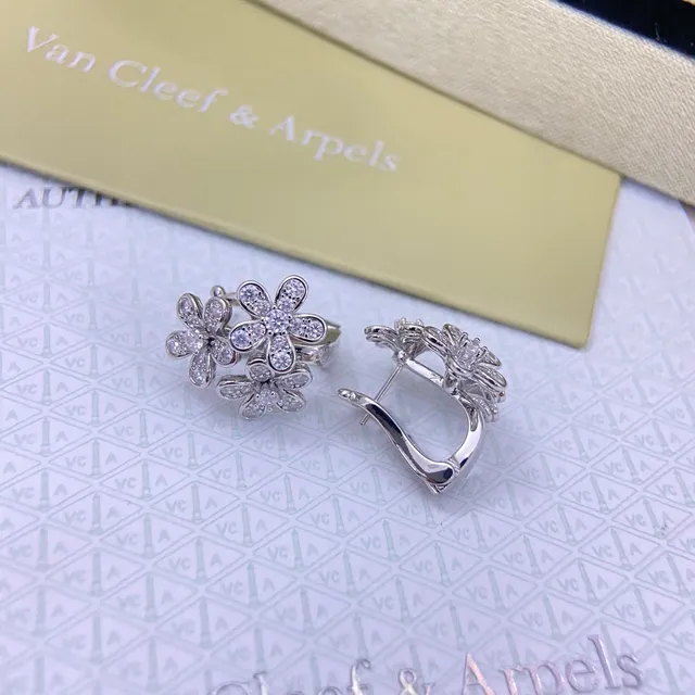 Van Cleef & Arpels Alhambra 花 Pavé 耳环 7