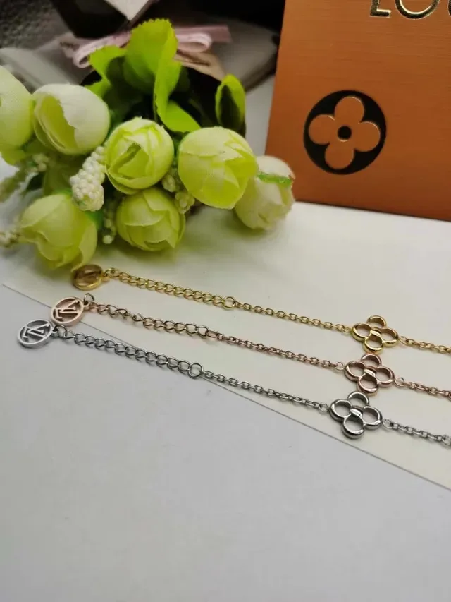 Van Cleef & Arpels Alhambra Four-Leaf Clover Rose Gold Bracelet 2