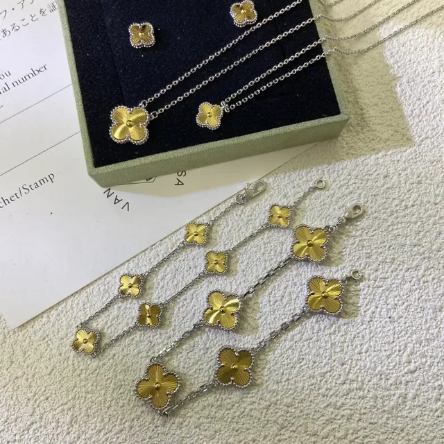 Van Cleef & Arpels Alhambra 四叶草 黄色金和白色金属 项链 2