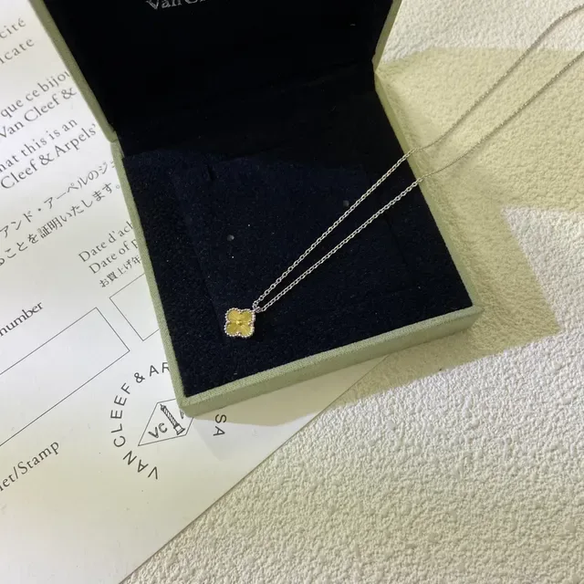 Van Cleef & Arpels Alhambra 四叶草 黄色金和白色金属 项链 4