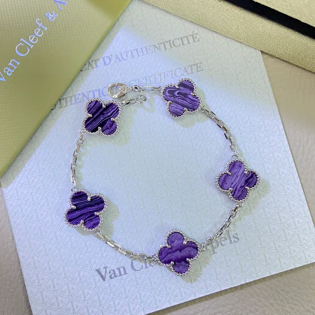 Van Cleef & Arpels Alhambra Collier de Trèfle à Quatre Feuilles en Pierre Marbrée Violette 4