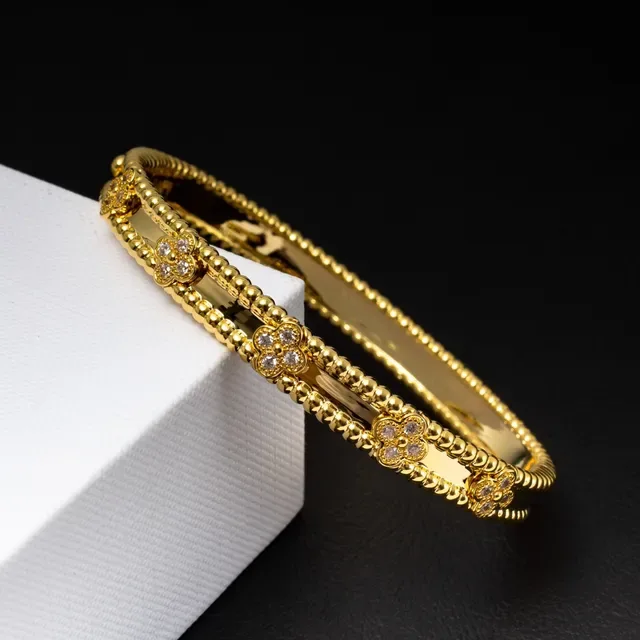 Van Cleef & Arpels আলহামব্রা গোলাপি সোনা ডায়মন্ড কোয়াট্রফয়েল বিন্দু ব্যাঙ্গল ব্রেসলেট 7