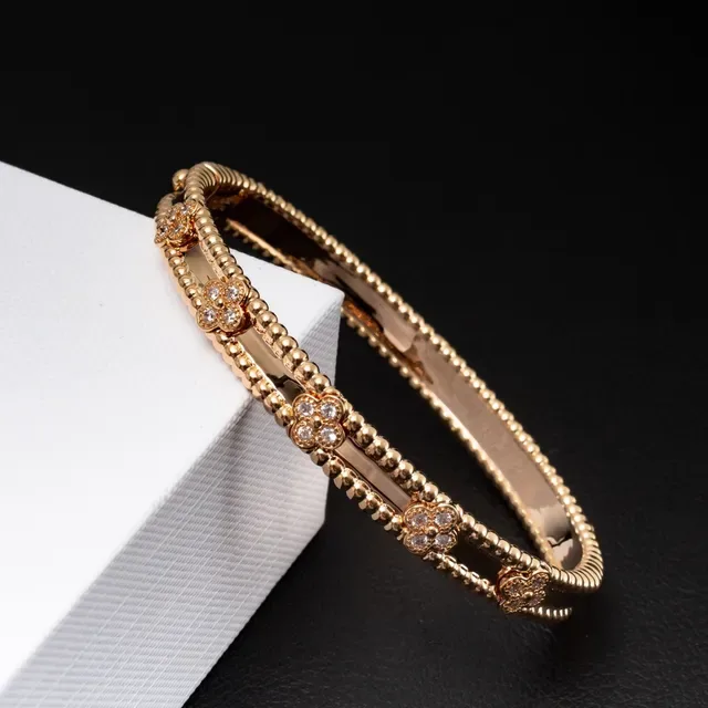 Van Cleef & Arpels আলহামব্রা গোলাপি সোনা ডায়মন্ড কোয়াট্রফয়েল বিন্দু ব্যাঙ্গল ব্রেসলেট 9