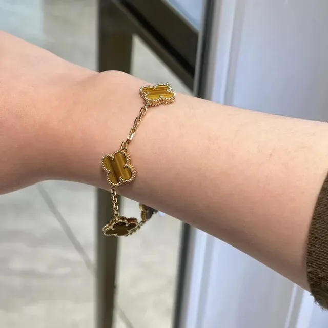 Van Cleef & Arpels Alhambra Ojo de Tigre Cuatro Motivos Pulsera 2
