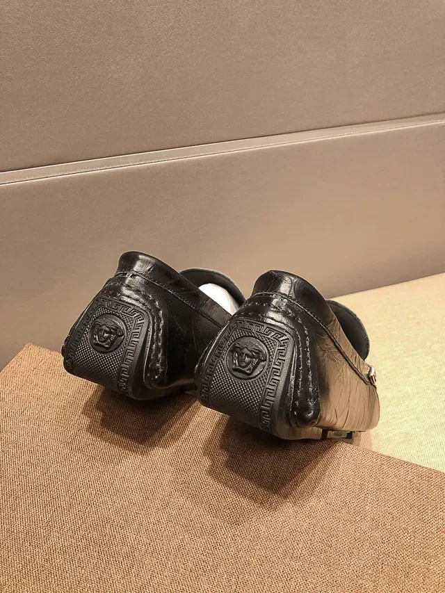 Versace أسود ذهبي جلد Medusa-Bit Buckle لوفر 3