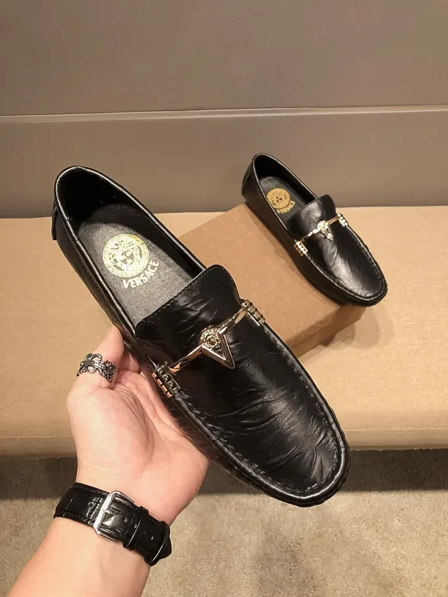 Versace أسود ذهبي جلد Medusa-Bit Buckle لوفر 5