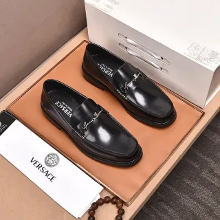 Versace Chain Reaction Mocassins de couro preto com bit de cavalo