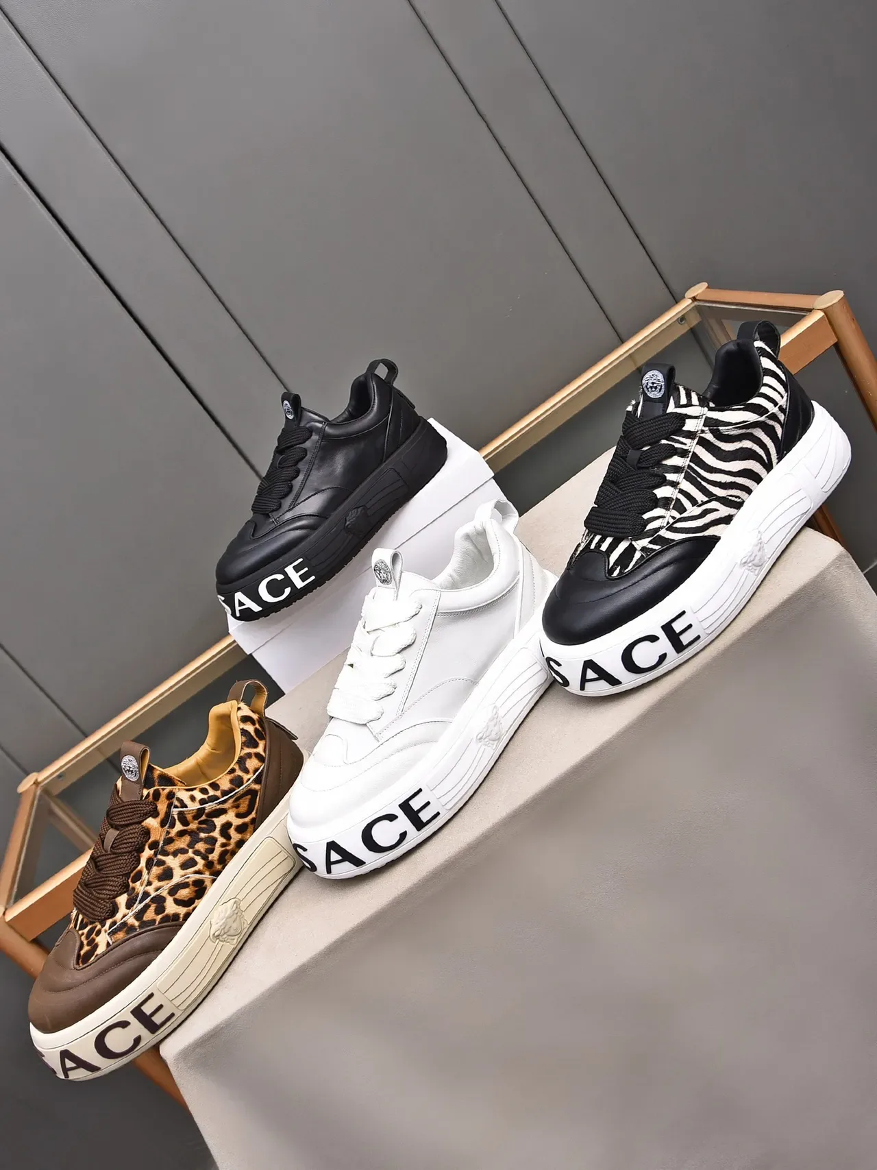 Versace Chain Reaction حذاء رياضي أسود جلدي منصة نمط حياة 2