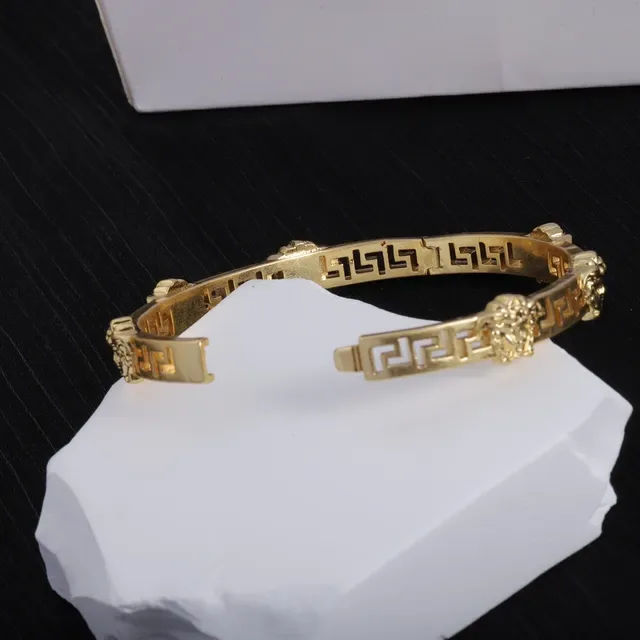 سوار Versace Greca Medusa لون ذهبي رأس ميدوزا مفتاح يوناني 2
