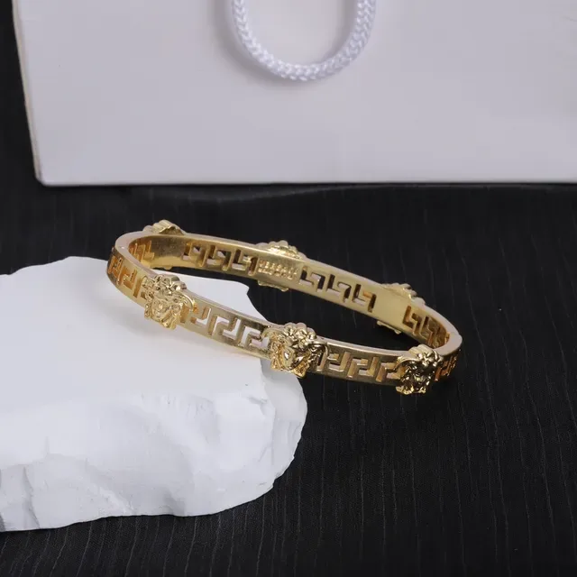 سوار Versace Greca Medusa لون ذهبي رأس ميدوزا مفتاح يوناني 5