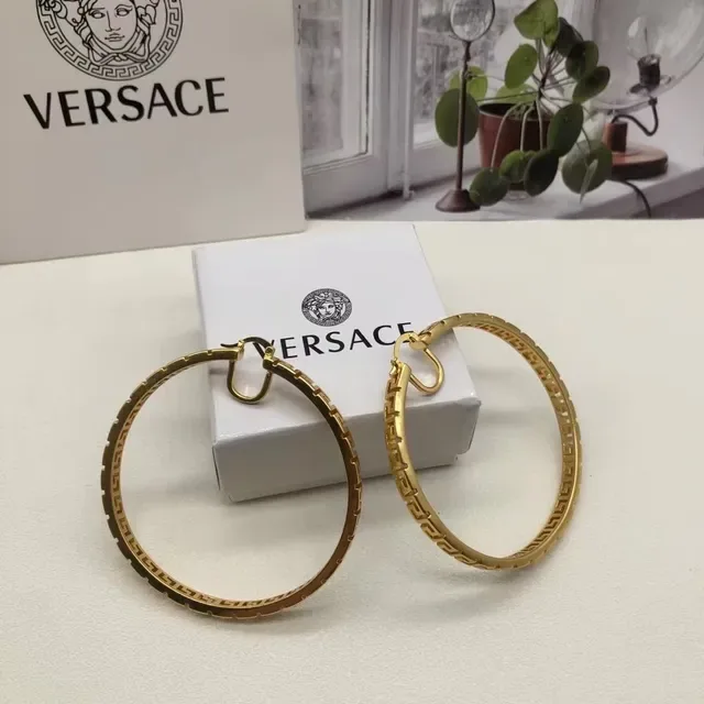 Versace Greca Odissea 古金色希腊钥匙圈形手链 3