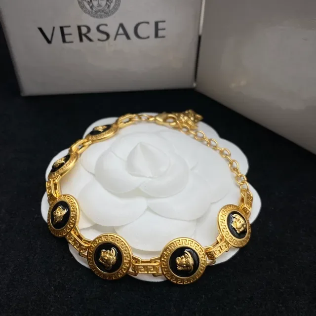 سوار Versace Greca Odissea Medusa Medallion ذهبي أسود مينا 3
