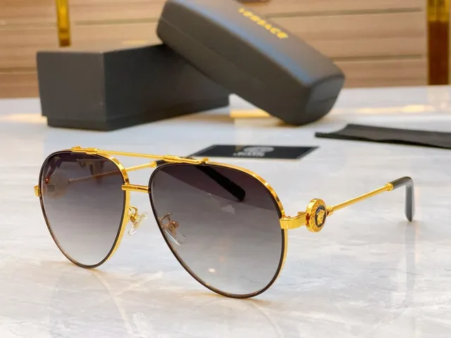 Versace Medusa Aviador Dorado y Azul Marino Gafas de Sol 4