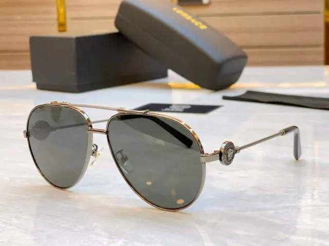 Versace Medusa Aviador Dorado y Azul Marino Gafas de Sol 5