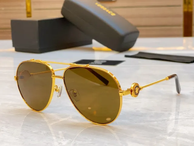 Versace Medusa Aviador Dorado y Azul Marino Gafas de Sol 7