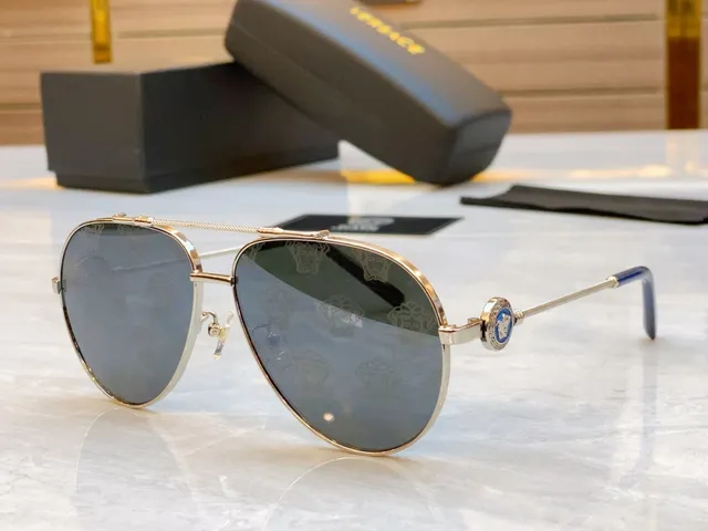 Versace Medusa Aviador Dorado y Azul Marino Gafas de Sol 9