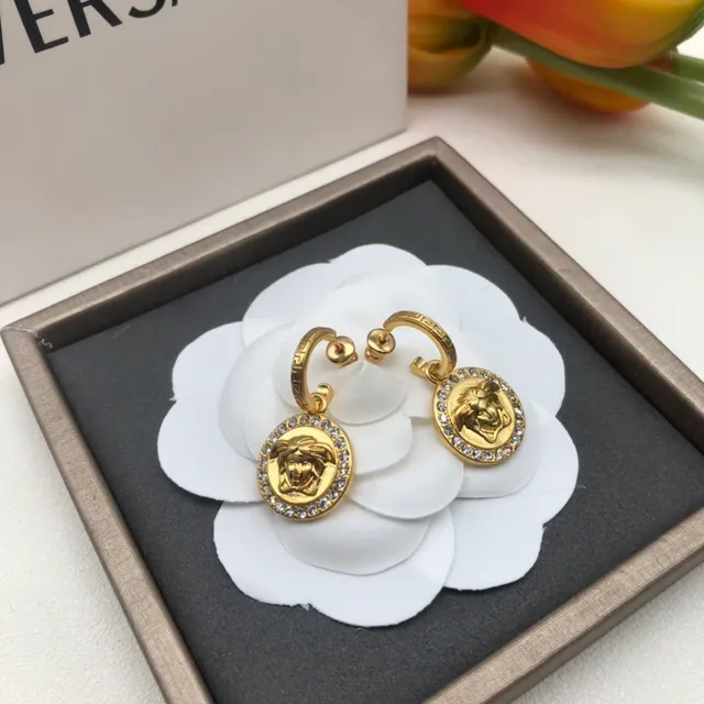 Versace Medusa أقراط معلقة ذهبية وفضية 6