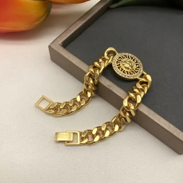 Versace Odissea Medusa Head Pavé Crystal Curb Chain Pulsera 3
