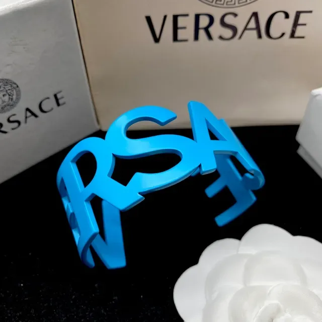 Versace VLogo 雕塑蓝色开放式手镯 3