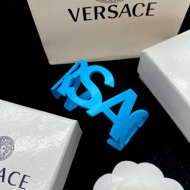 Versace VLogo 雕塑蓝色开放式手镯 4