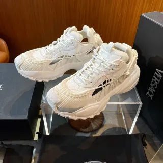 Versace সাদা ধূসর প্ল্যাটফর্ম সোল লেয়ারড মেশ এবং সিন্থেটিক আপার চাঙ্কি স্নিকার