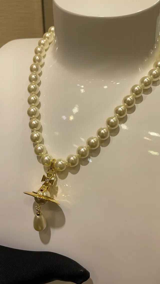Vivienne Westwood Collier Orb Perle Chaîne Beige Doré Pendentif 7
