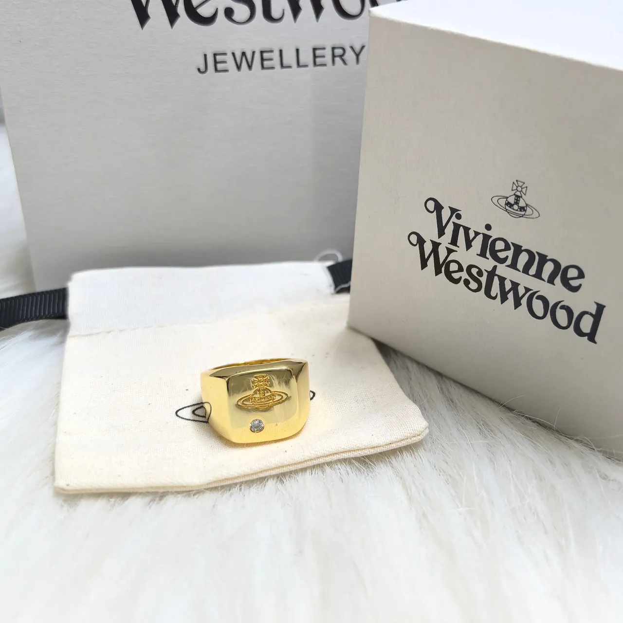 Vivienne Westwood Orb Signet Ring Anéis em tons de ouro e prata 6