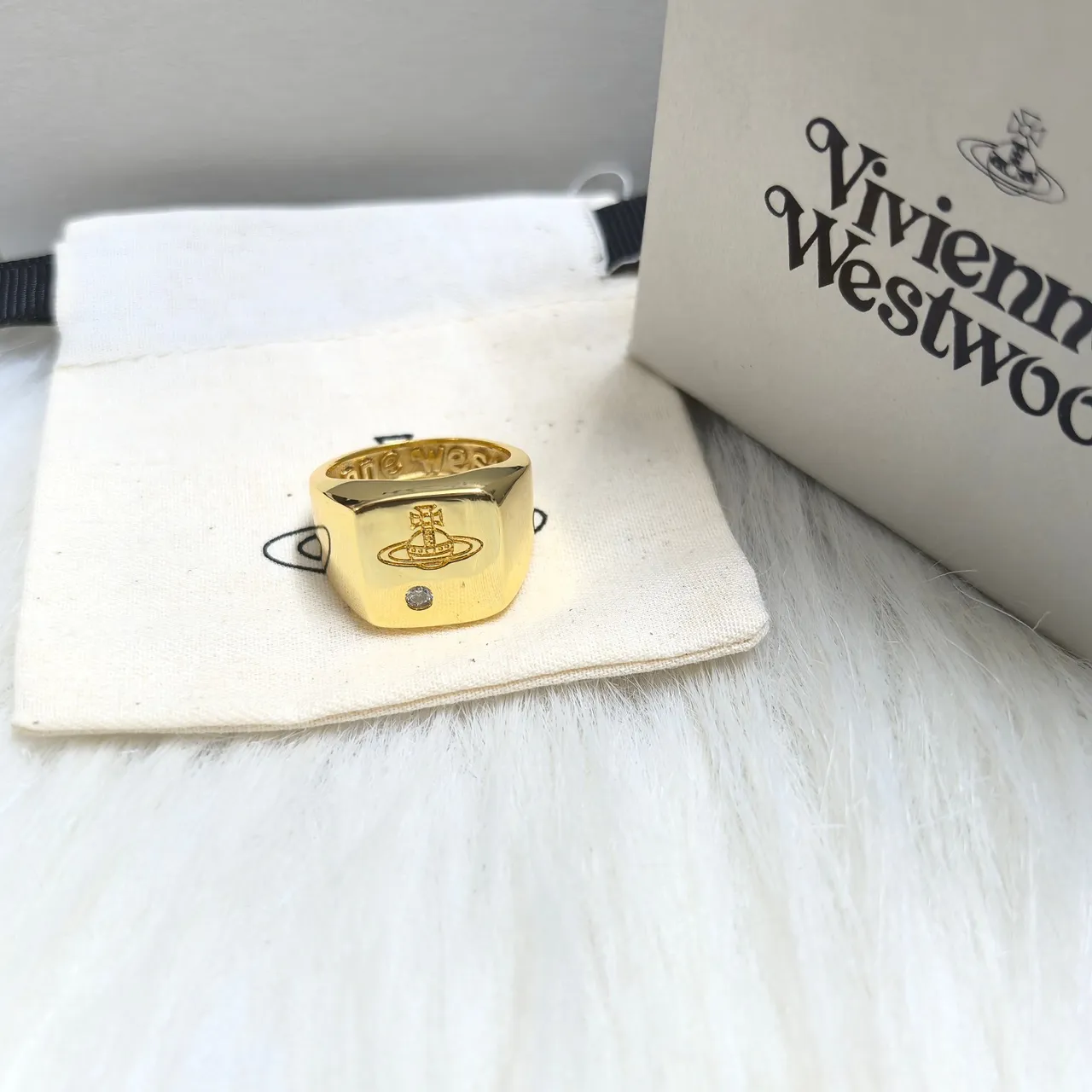 Vivienne Westwood Orb Signet Ring Anéis em tons de ouro e prata 7