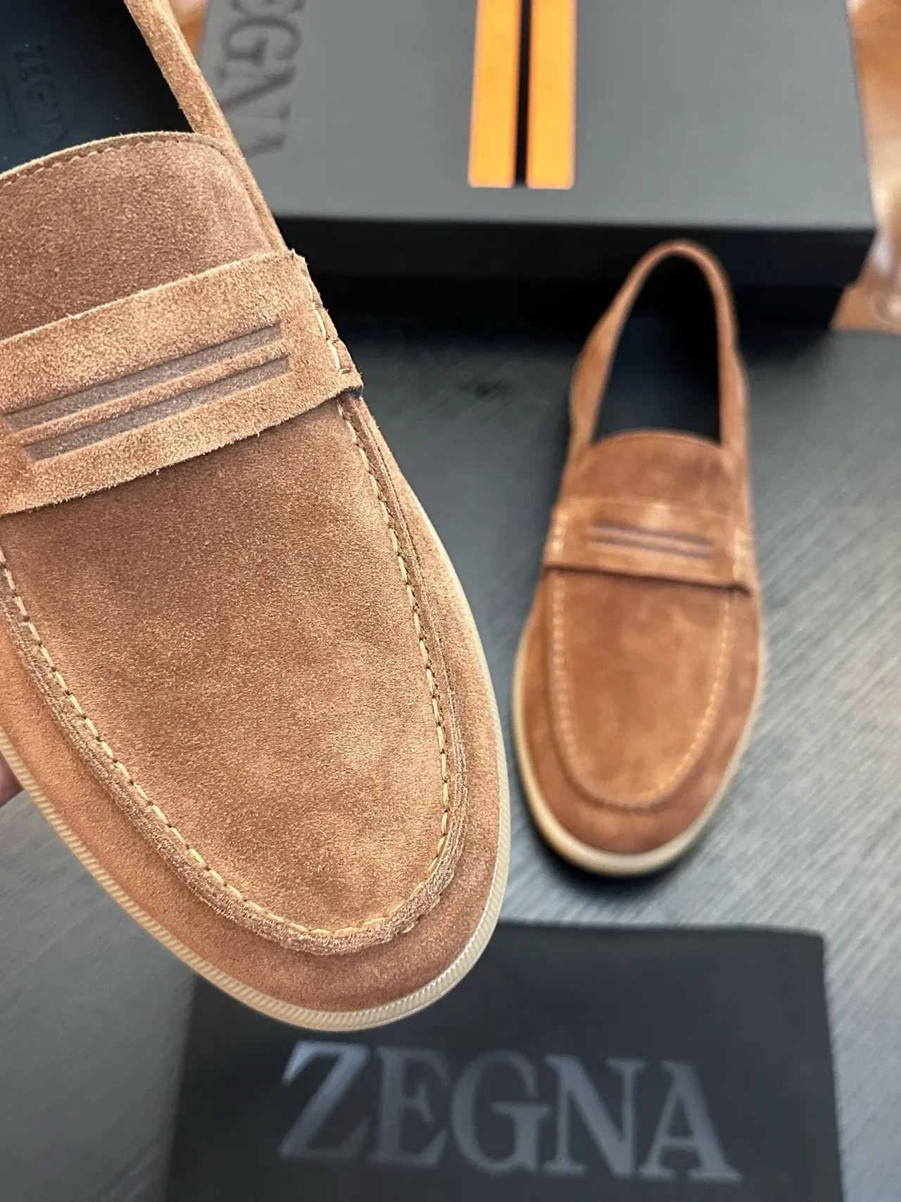 Zegna 棕米麂皮便士乐福鞋 4