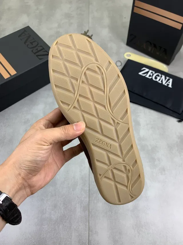 Zegna भूरा सूड लो-टॉप लाइफस्टाइल स्नीकर 2