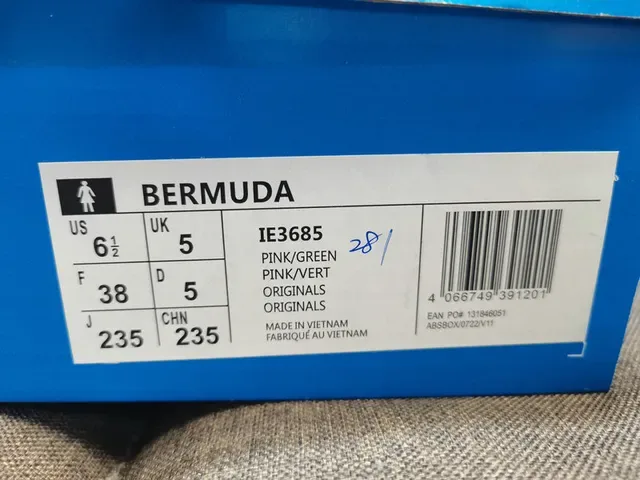 Adidas Tênis Lifestyle em couro aveludado bege e rosa com painel lateral de três listras 2