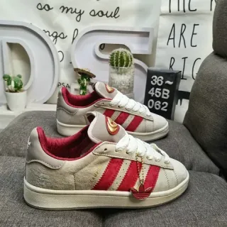 Adidas بيج وأحمر لوتوب سويد وجلد علوي لايف ستايل سنيكرز