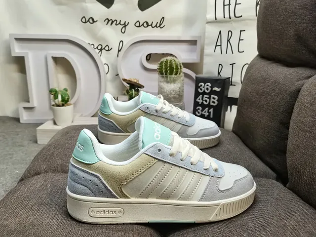 Adidas 米白 低帮 麂皮和纺织面料上部 生活方式运动鞋 11