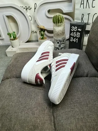 Adidas 米白 低帮 麂皮和纺织面料上部 生活方式运动鞋 16
