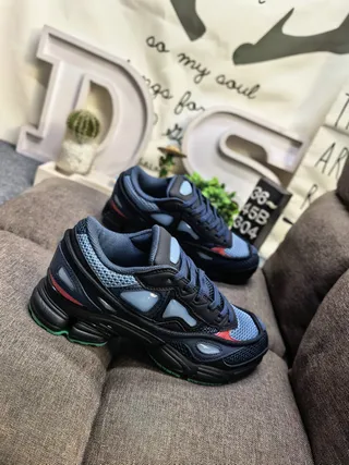 Adidas Preto Azul Construção de jaula em camadas Malha e revestimento sintético Tênis chunky 9