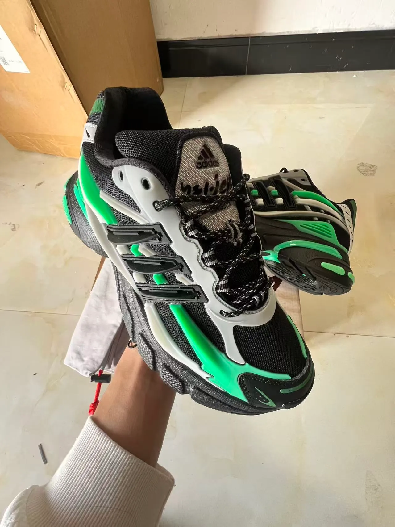 Adidas Preto Verde Sola Esculpida Cage TPU Multicamadas Tênis Chunky 2