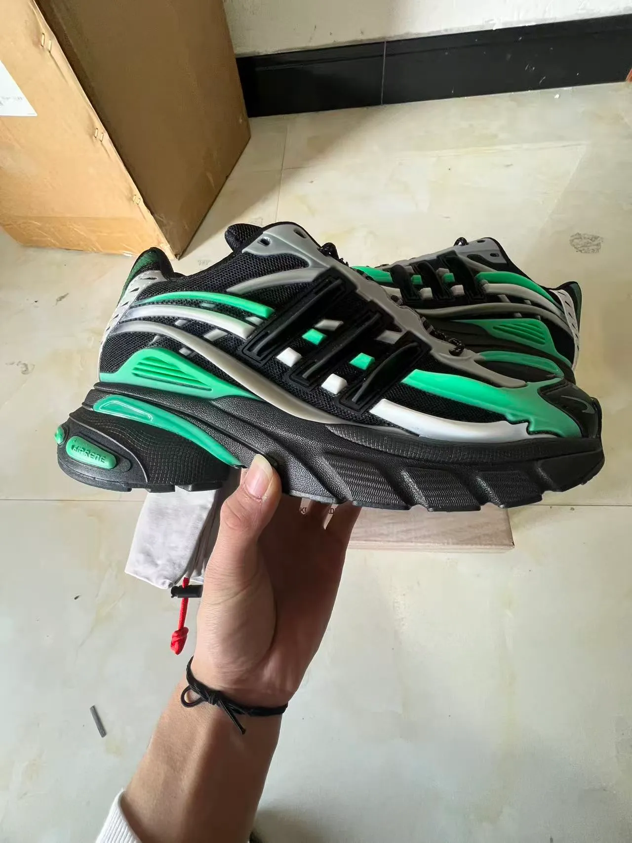 Adidas Preto Verde Sola Esculpida Cage TPU Multicamadas Tênis Chunky 7