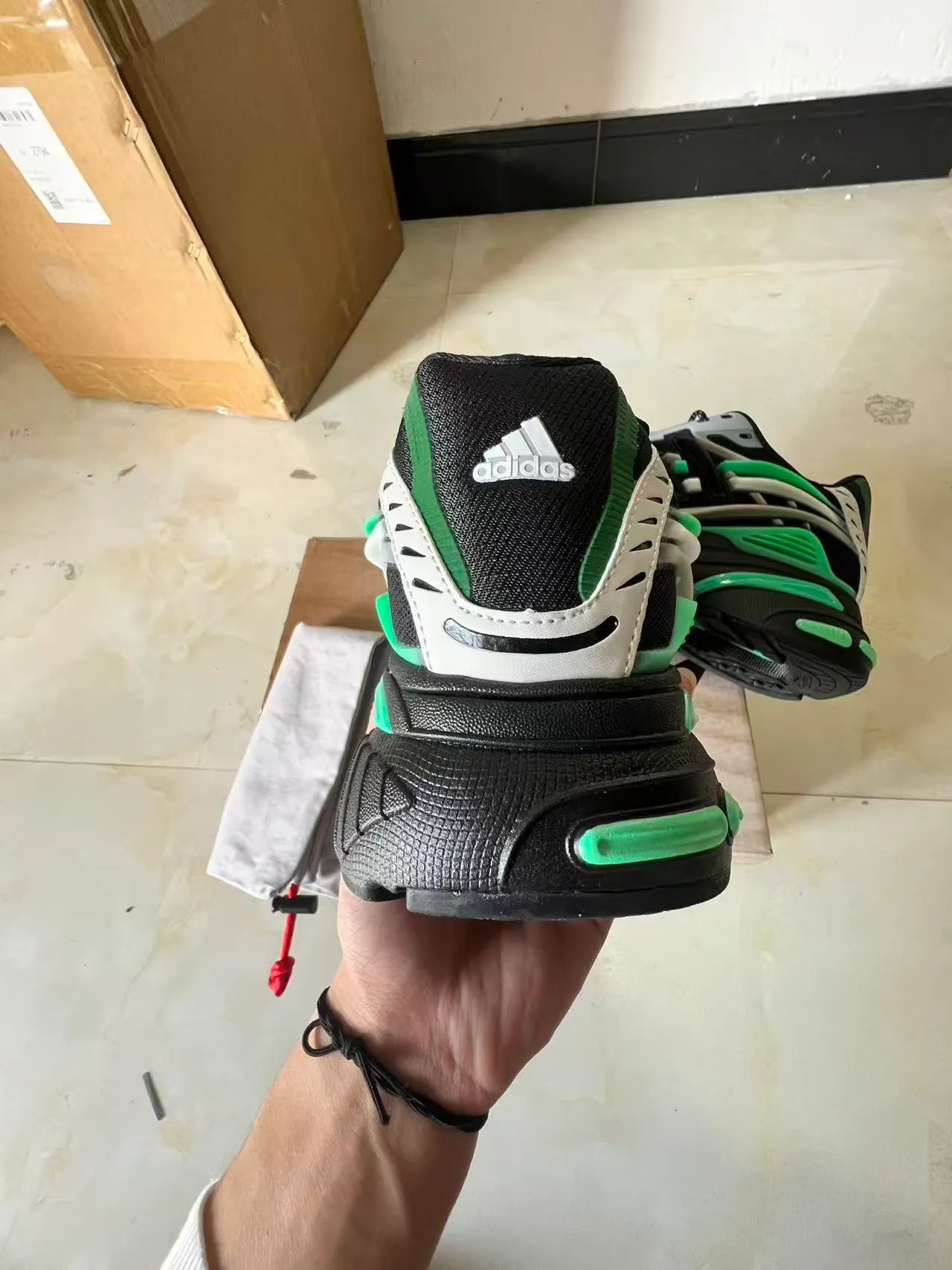 Adidas Preto Verde Sola Esculpida Cage TPU Multicamadas Tênis Chunky 8