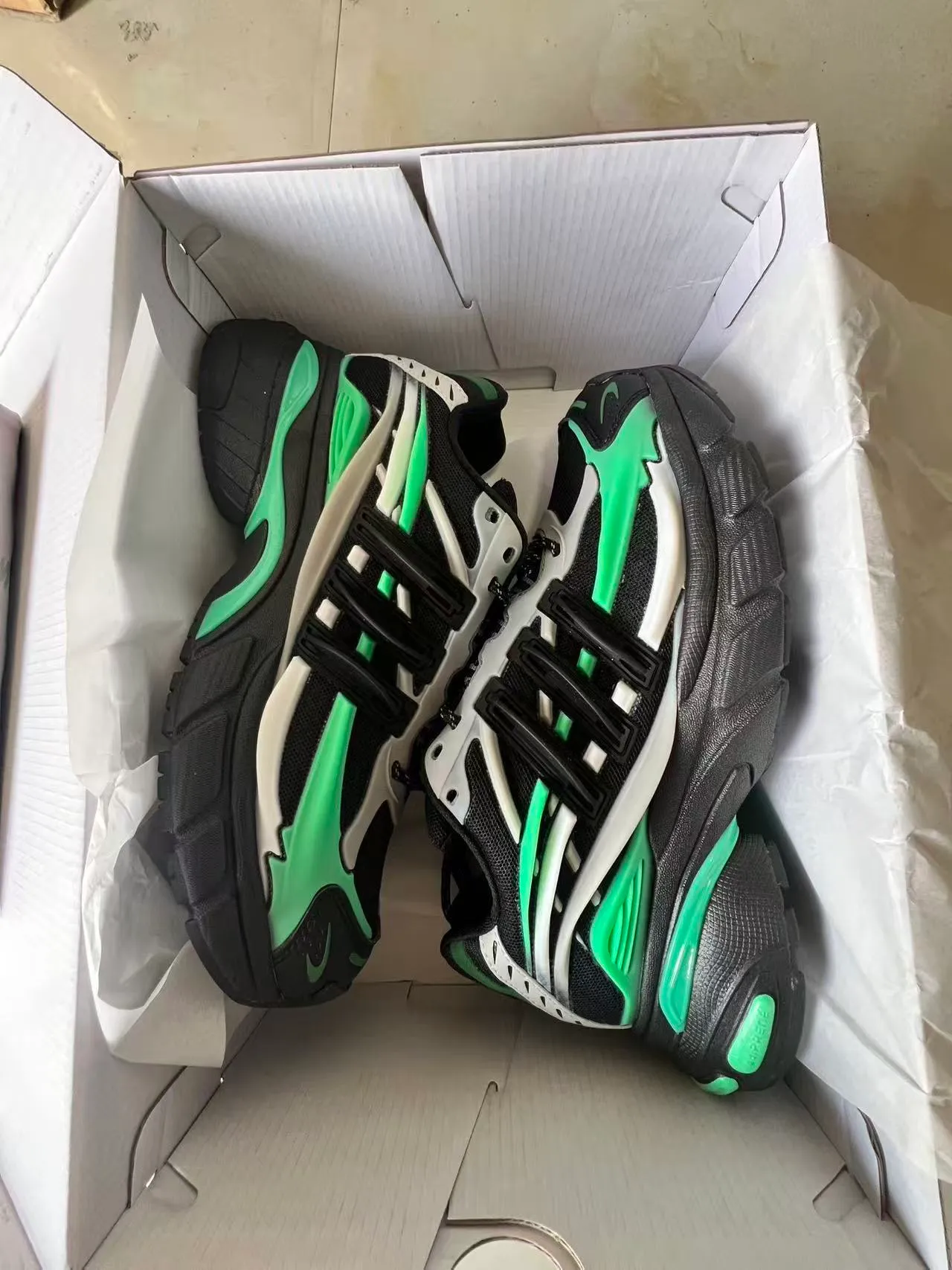 Adidas Preto Verde Sola Esculpida Cage TPU Multicamadas Tênis Chunky 9