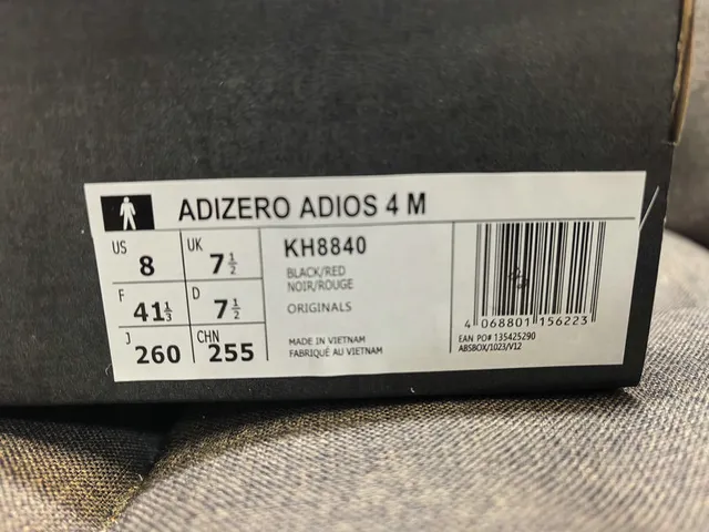 Adidas কালো লাল জাল উপর তিন স্ট্রাইপ ওভারলে দৌড়ের জুতা 2