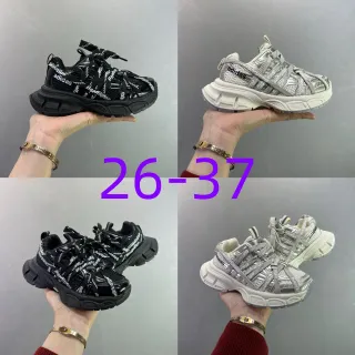 Adidas أحذية رياضية سوداء فضية كعب سميك شبكي-صناعي هجين