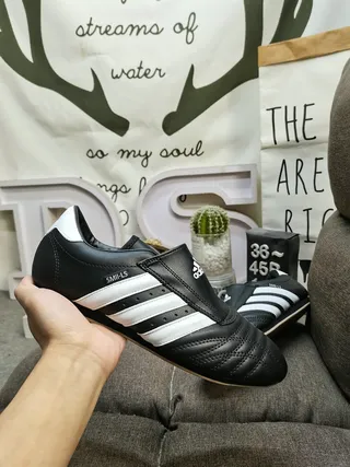 Adidas Chaussures de football indoor Noir Blanc Sans Lacets Bout Matelassé 5