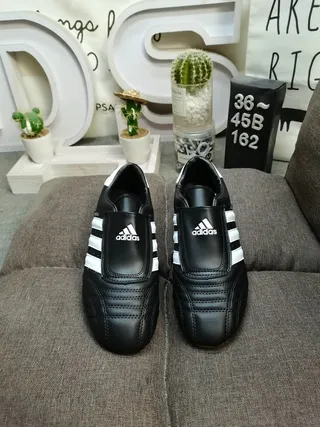 Adidas Chaussures de football indoor Noir Blanc Sans Lacets Bout Matelassé 10