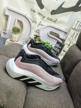 Adidas Tênis Running azul e preto Engineered Knit Upper Midsole Sculpted White 19