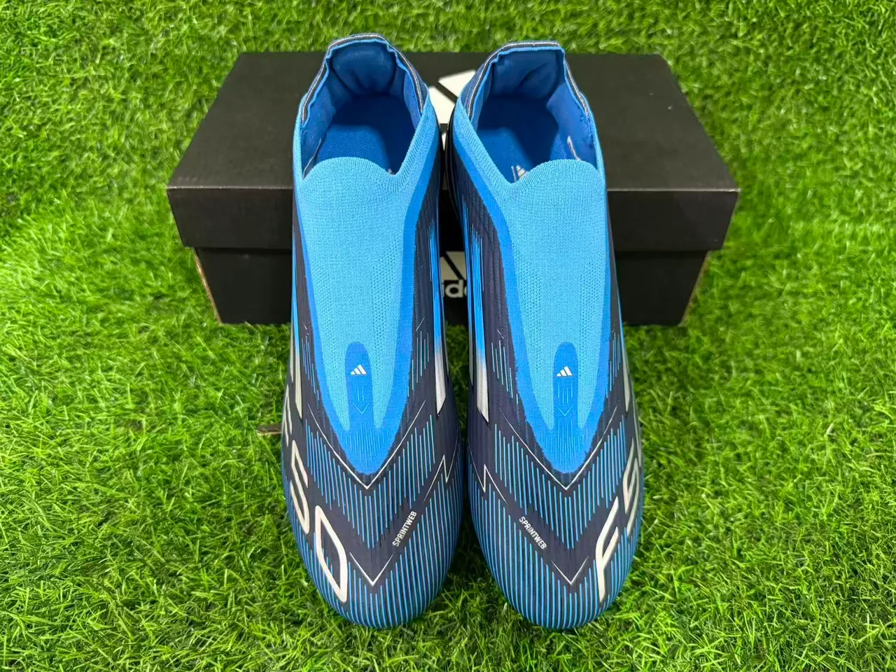 Adidas أزرق أبيض منخفض القطع كم ملائم للجوارب خط السرعة تراكب الرسومات أرضية صلبة أحذية كرة القدم 11