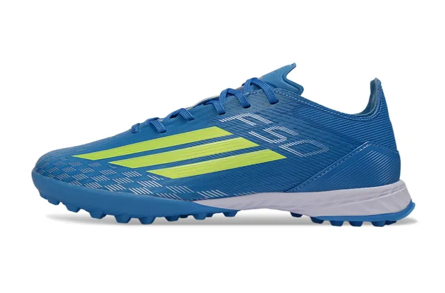 Adidas Tênis de futebol turf sintéticos azul e amarelo com upper texturizado e acanalado de baixo corte 7