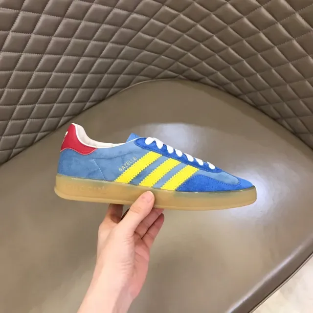 Adidas Zapatillas Lifestyle de Ante Azul y Amarillo con Tres Rayas Laterales 5