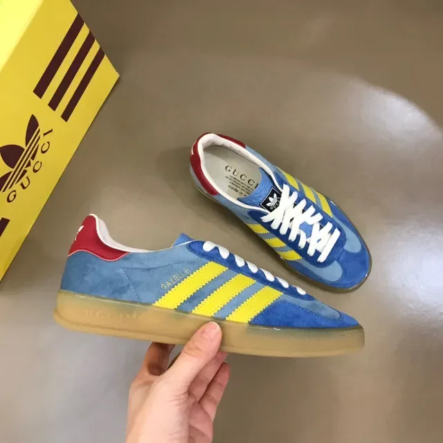 Adidas Zapatillas Lifestyle de Ante Azul y Amarillo con Tres Rayas Laterales 7