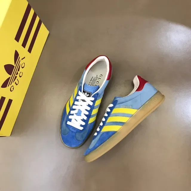 Adidas Zapatillas Lifestyle de Ante Azul y Amarillo con Tres Rayas Laterales 8